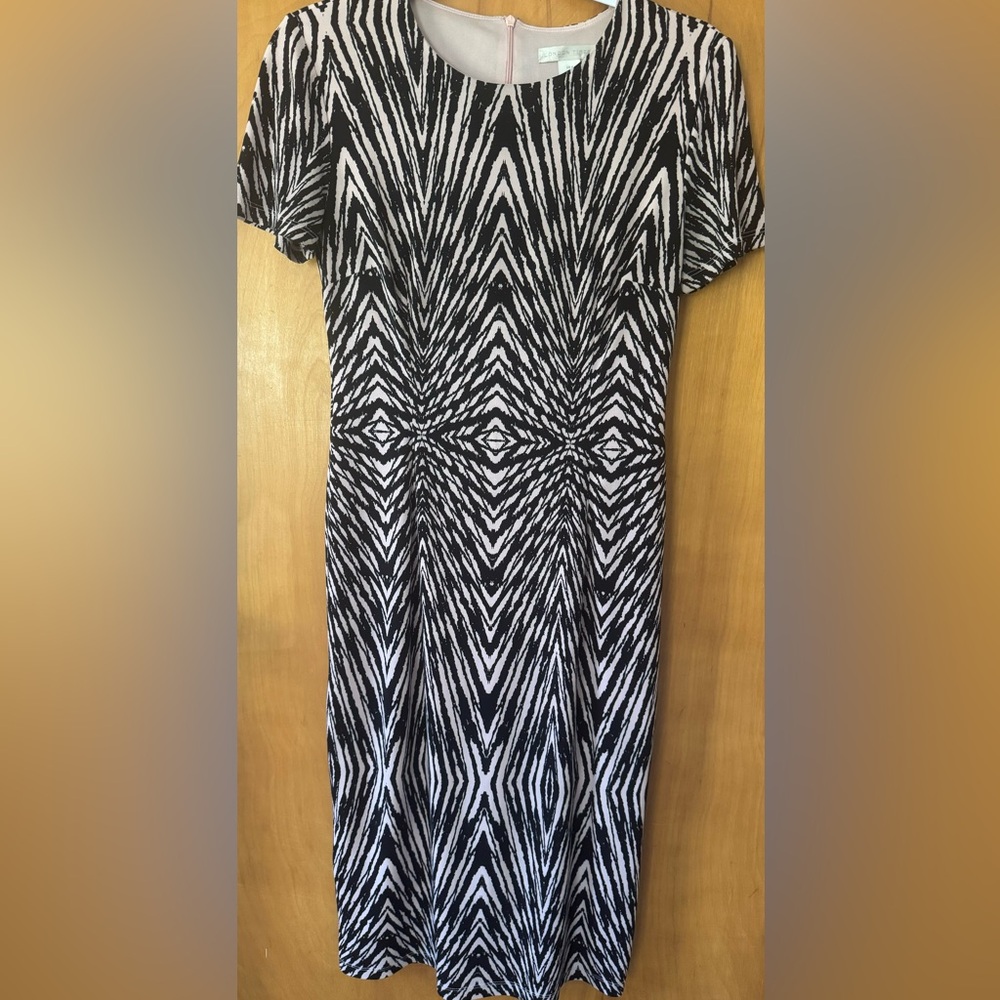 London times 4 below knee dress pink black short sleeve stretchy fully lined